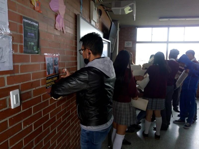 SEMILLERO CANAL 7/24 CULTURA EN VIVO GANADOR EN EL PDE.