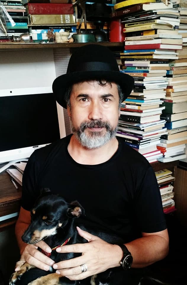 JORGE OSBALDO, SU BURRA, LAS ANTORCHAS Y UNA TEMPESTAD DE MAIZ 